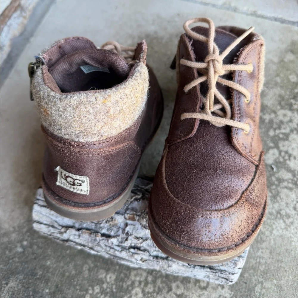 UGG Orin‎ Kids Brown Leather Lace-Up Boots w/shearling lining Sz-12 Toddler.   X